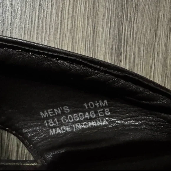 Nike Black and Orange Flip-Flops - Picture 6 of 7